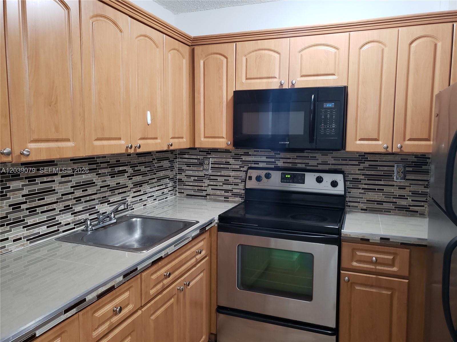 8075 NW 7th St # 115, Miami FL 33126 photo 2