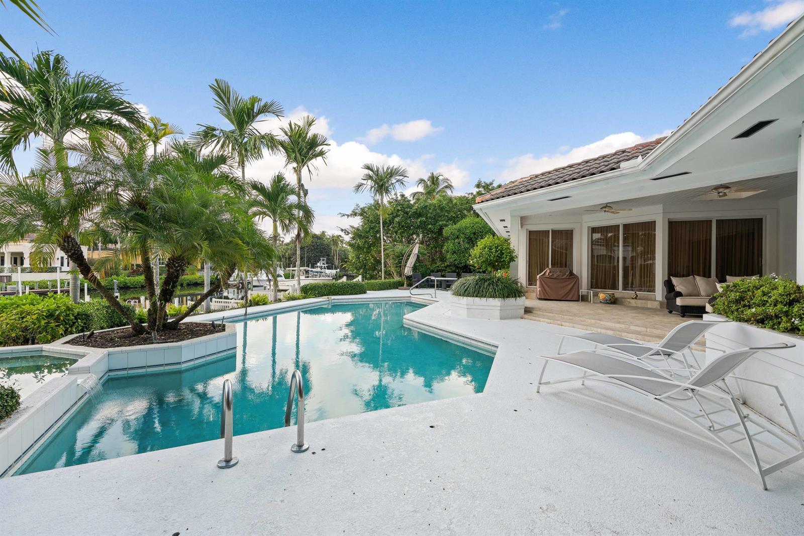 351 Eagle Drive, Jupiter FL 33477 photo 4