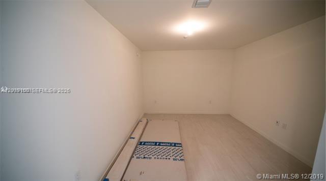 1000 Brickell Plz # 4905, Miami FL 33131 photo 2