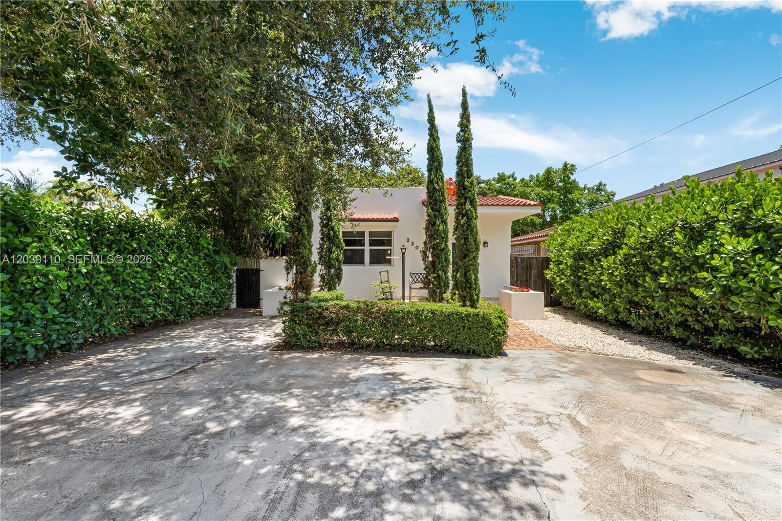 2209 SW 57th Ct, Miami FL 33155 photo 3