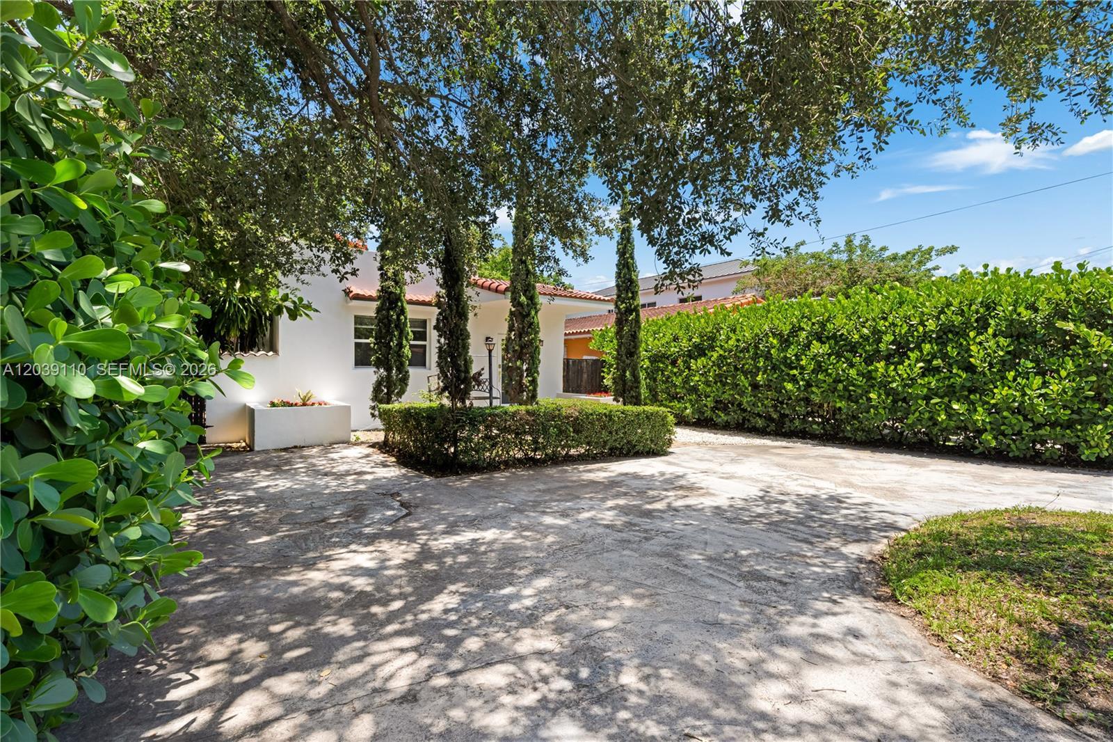 2209 SW 57th Ct, Miami FL 33155 photo 4