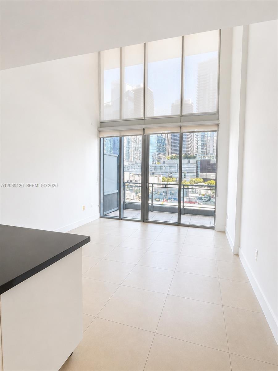 92 SW 3rd St # 503, Miami FL 33130 photo 4