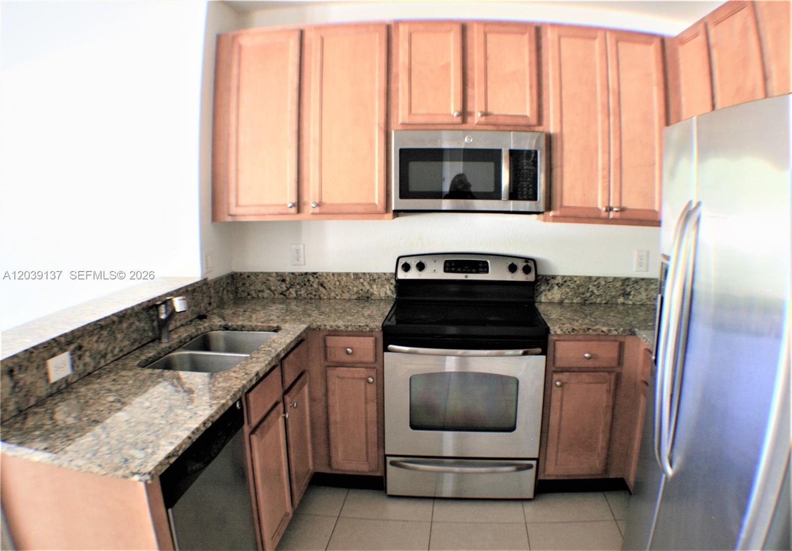 202 Las Brisas Cir, Sunrise FL 33326 photo 3