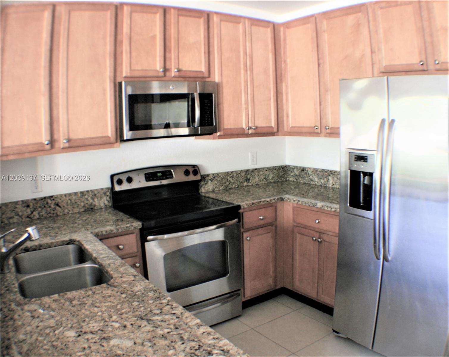 202 Las Brisas Cir, Sunrise FL 33326 photo 5