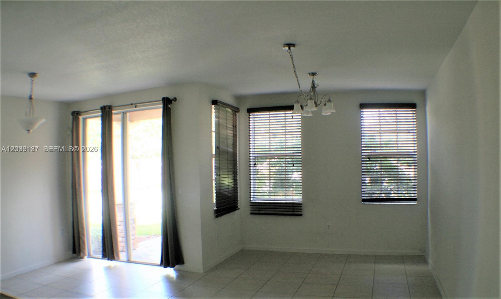 202 Las Brisas Cir, Sunrise FL 33326 photo 4