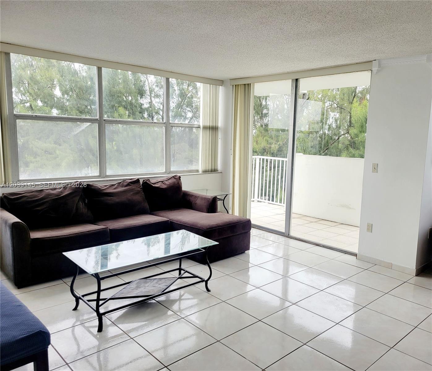 1300 NE Miami Gardens Dr # 720E, Miami FL 33179 photo 2