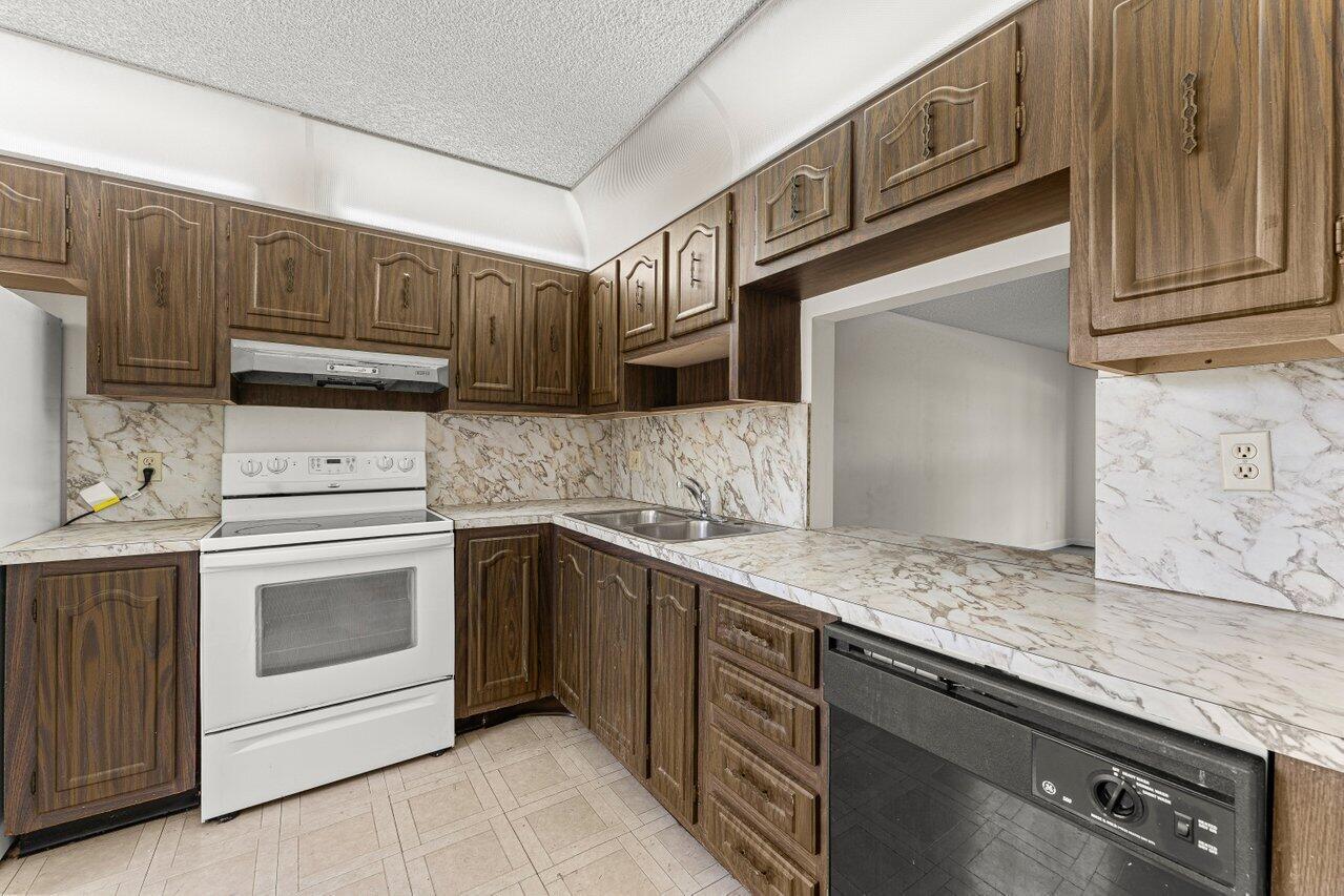 713 Nantucket Circle # B, Lake Worth FL 33467 photo 4
