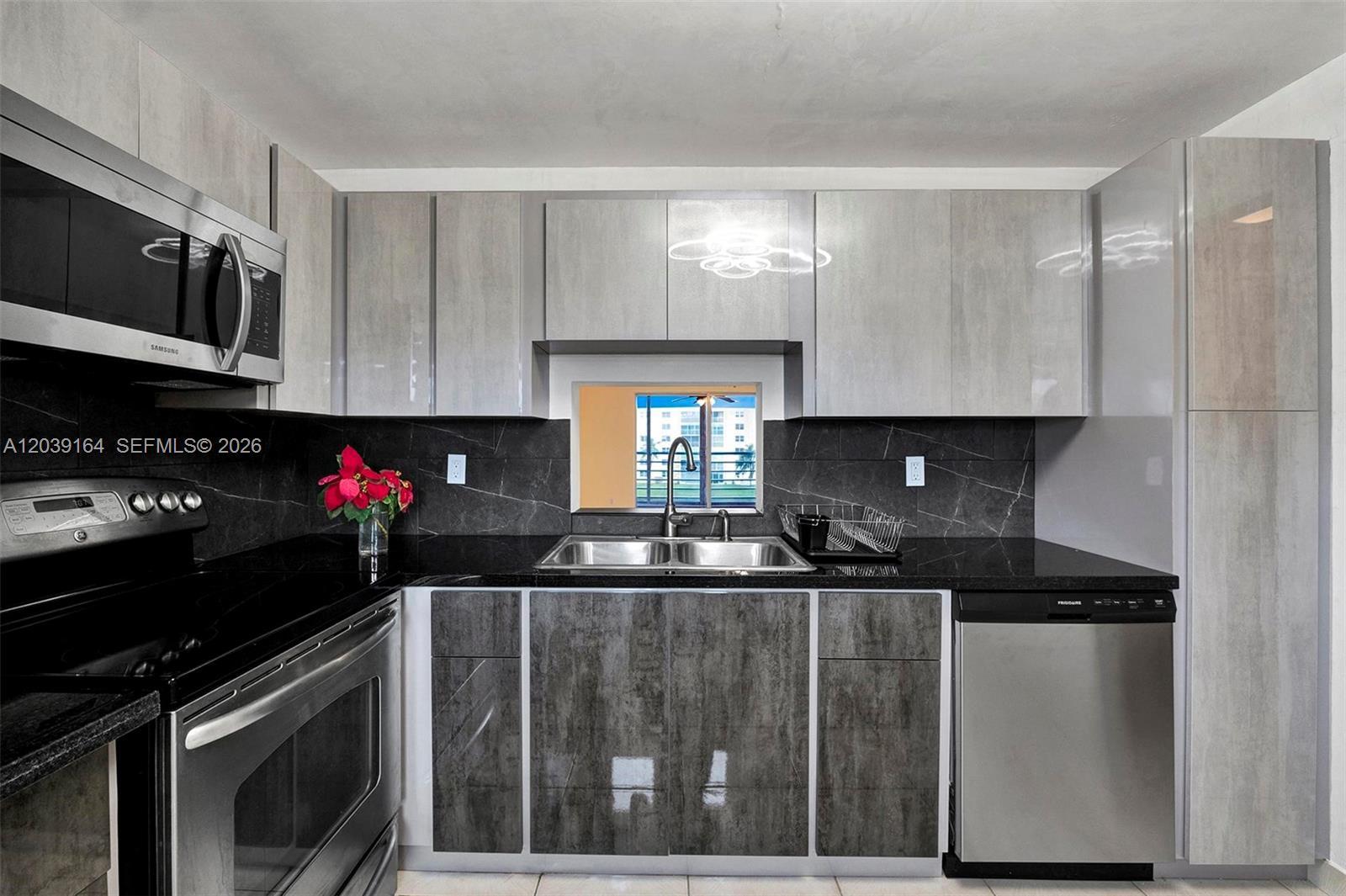 431 SE 3rd St # 402, Dania Beach FL 33004 photo 3