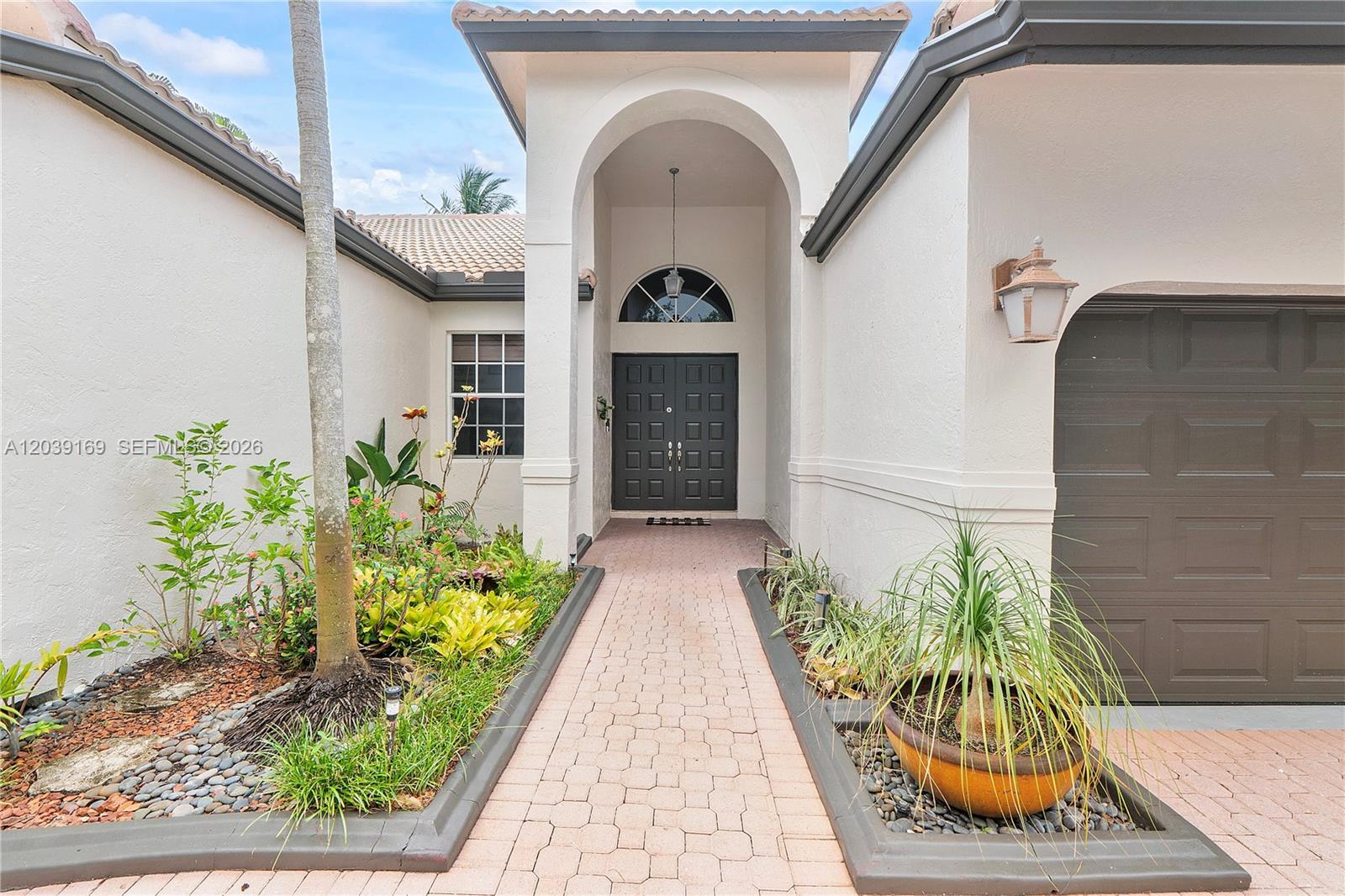 1522 NW 182nd Way, Pembroke Pines FL 33029 photo 2