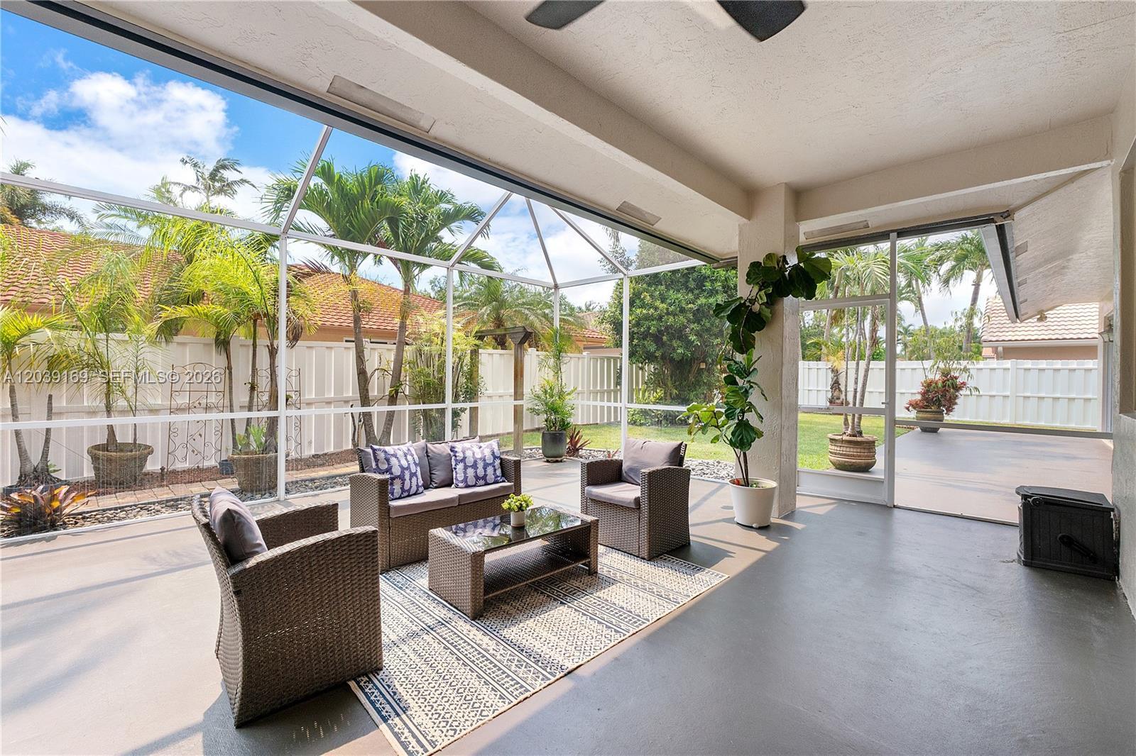 1522 NW 182nd Way, Pembroke Pines FL 33029 photo 3