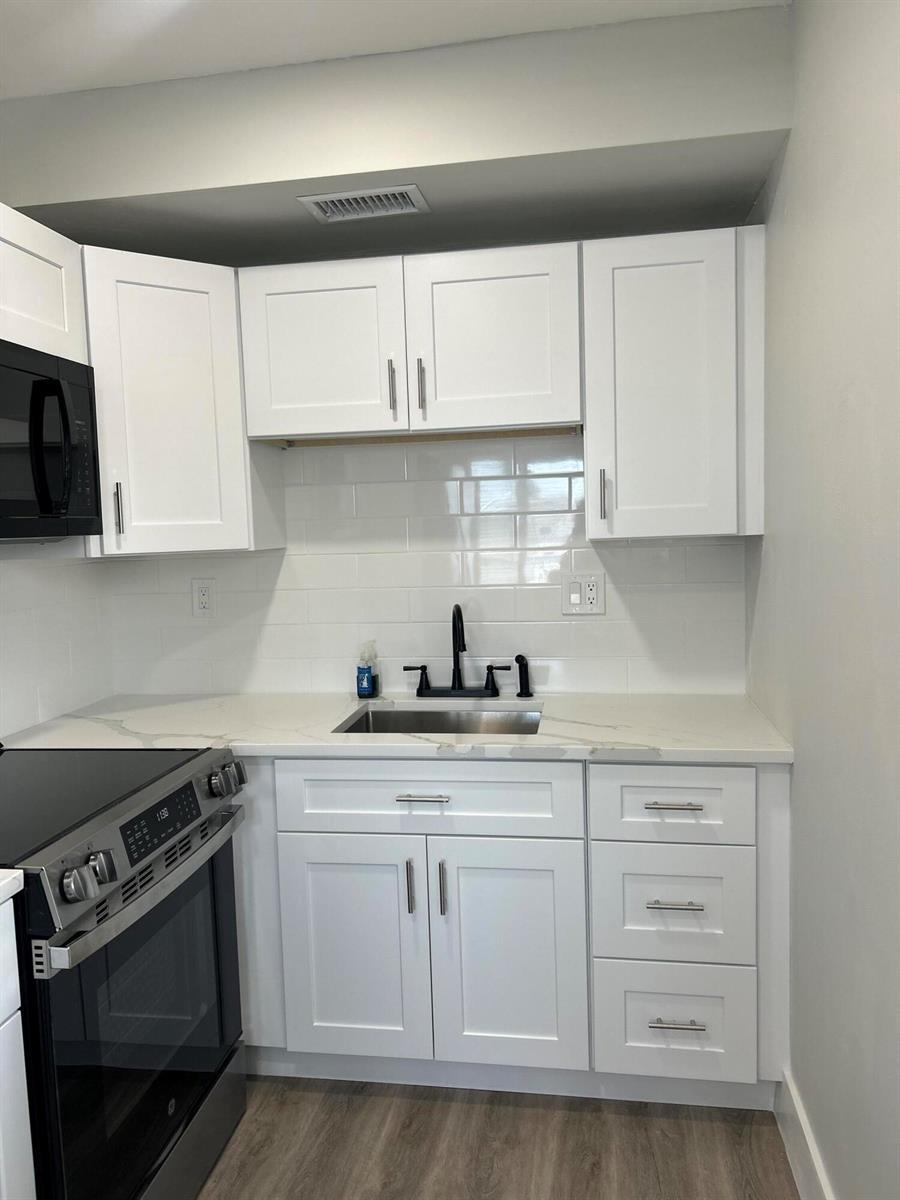1980 Sunset Avenue # 12, FL 33461 photo 2