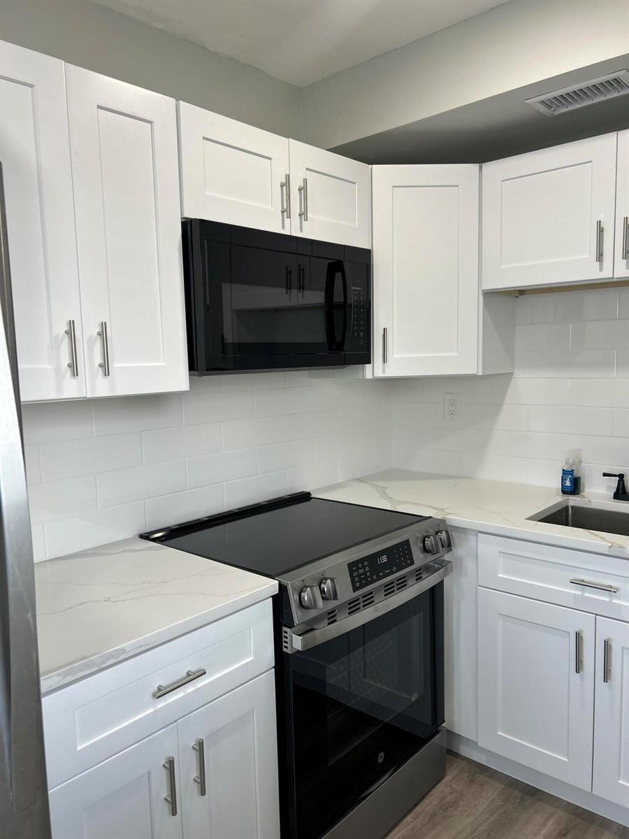 1980 Sunset Avenue # 12, FL 33461 photo 3