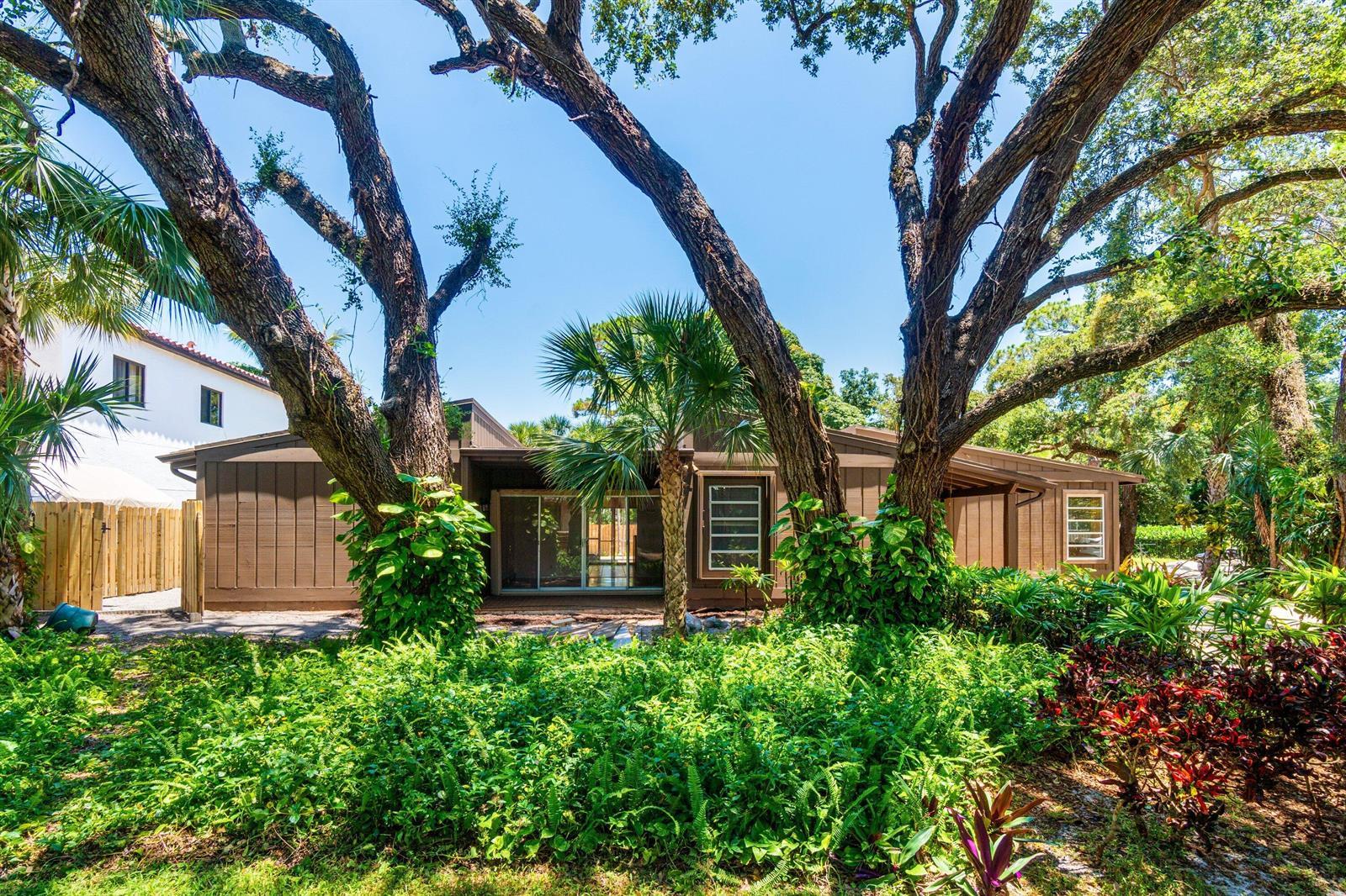 1051 SW 21st Street, Boca Raton FL 33486 photo 2