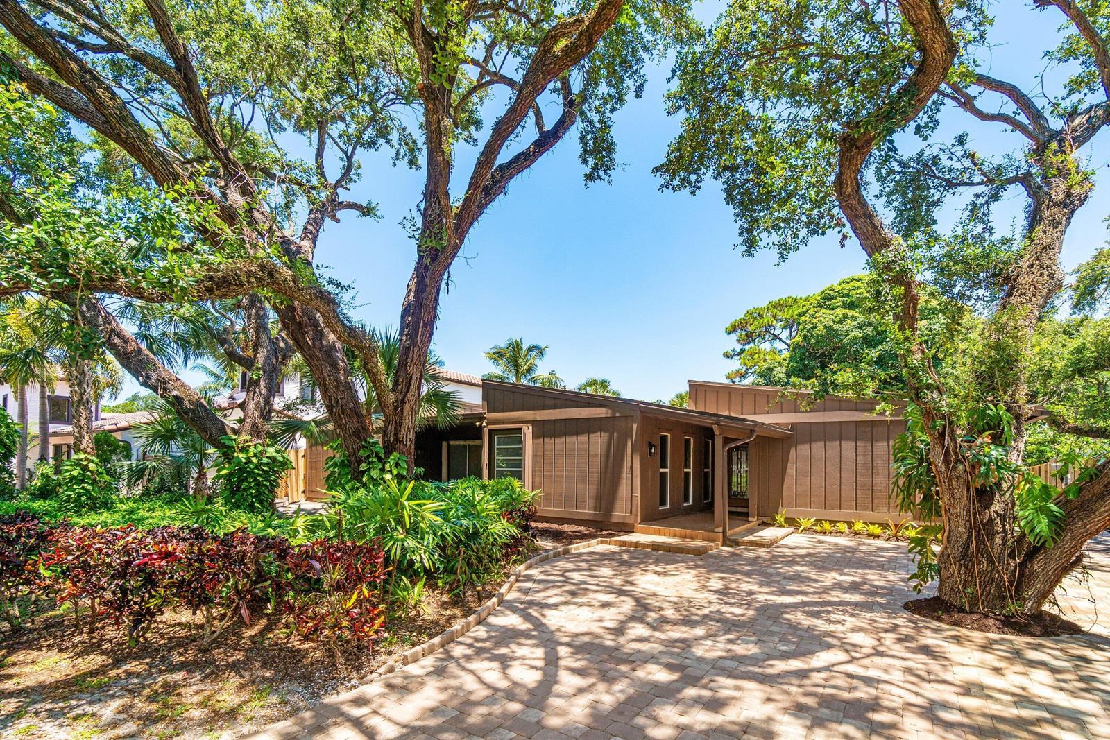 1051 SW 21st Street, Boca Raton FL 33486 photo 4