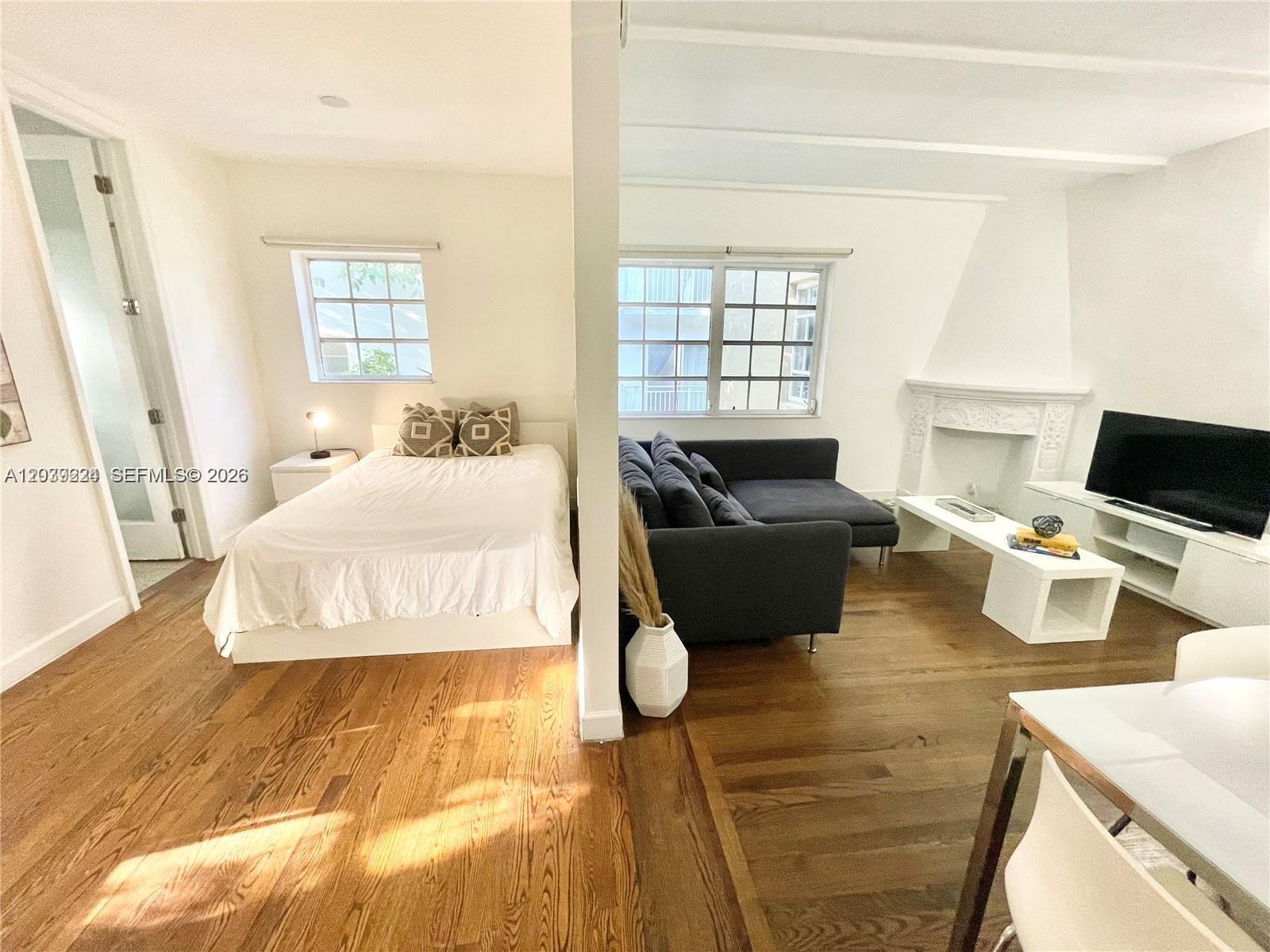 439 15th St # 18, Miami Beach FL 33139 photo 4