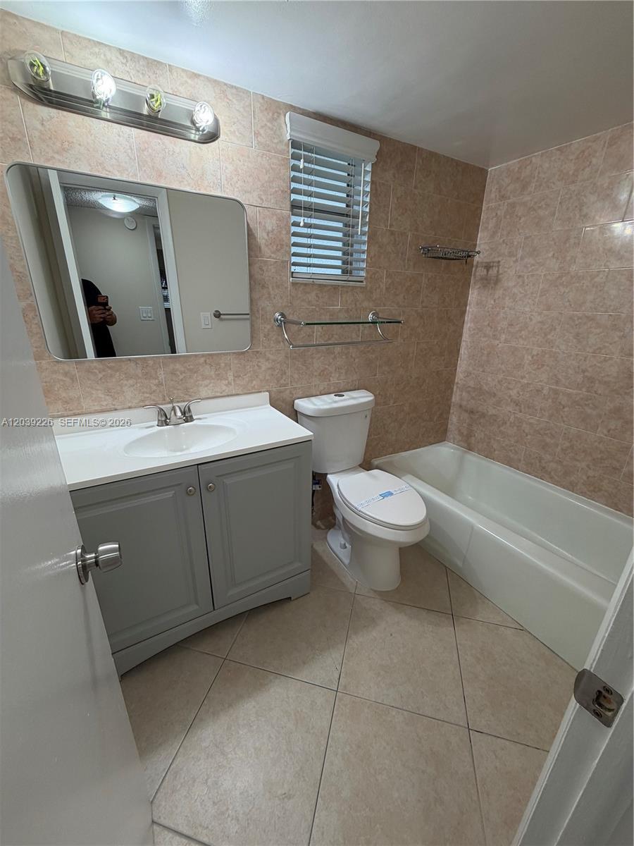 220 SW 9th Ave # 402, Hallandale Beach FL 33009 photo 4