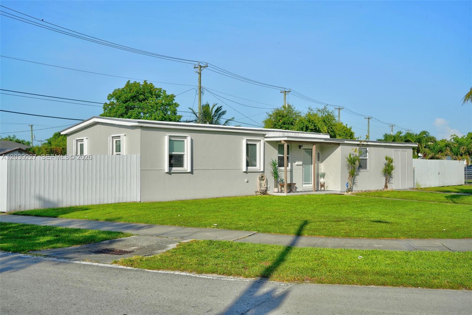 11300 SW 40th St, Miami FL 33165 photo 2