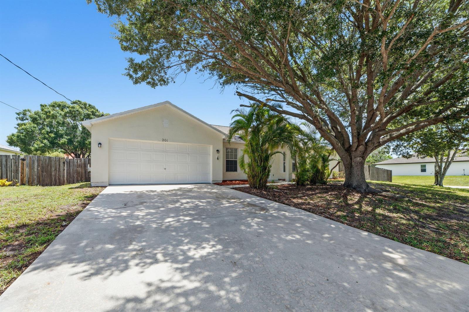 201 SW Amesbury Avenue, Port St. Lucie FL 34953 photo 2