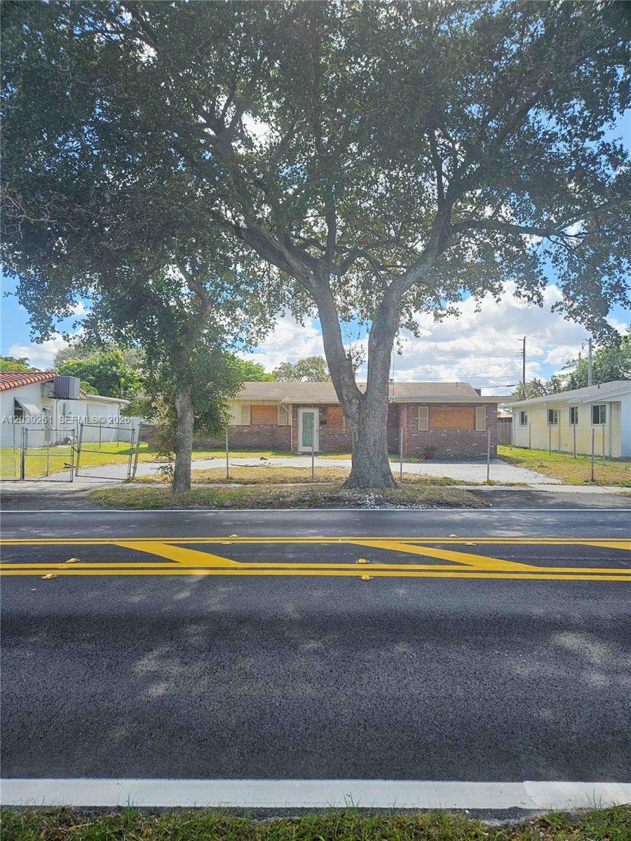 4506 Taft St, Hollywood FL 33021