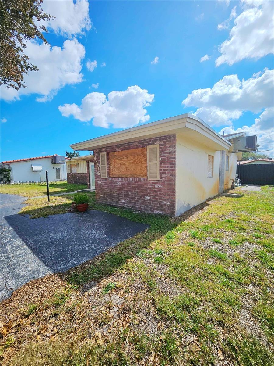 4506 Taft St, Hollywood FL 33021 photo 4