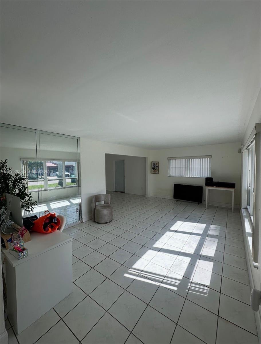 355 NW 205th Ter, Miami Gardens FL 33169 photo 4