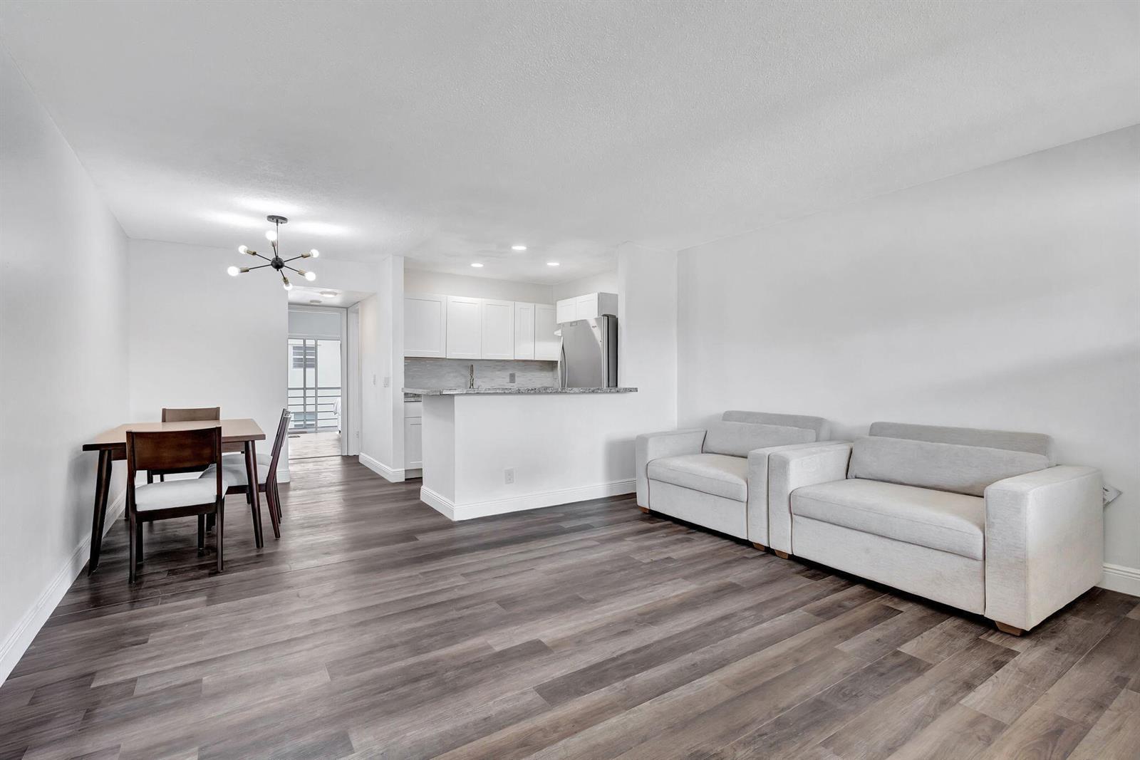 211 Sheffield I, West Palm Beach FL 33417 photo 3