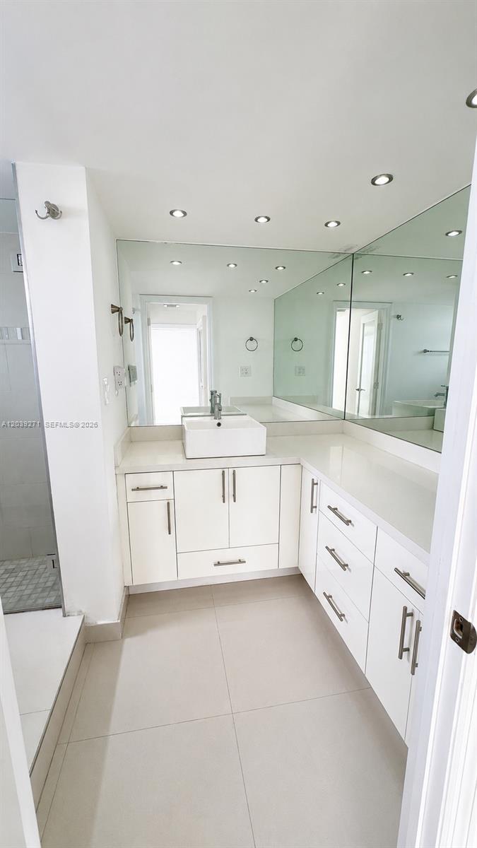 6039 Collins Ave # 401, Miami Beach FL 33140 photo 4