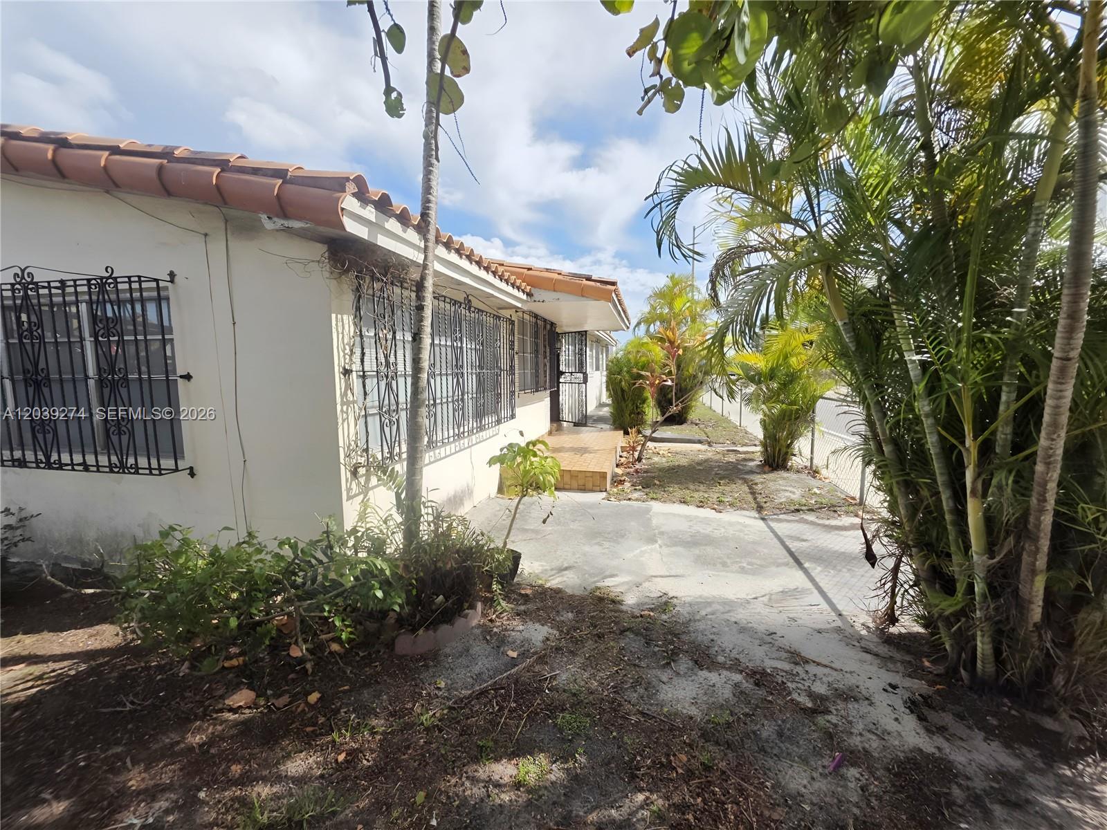 405 SE 4th Ave, Hialeah FL 33010 photo 3
