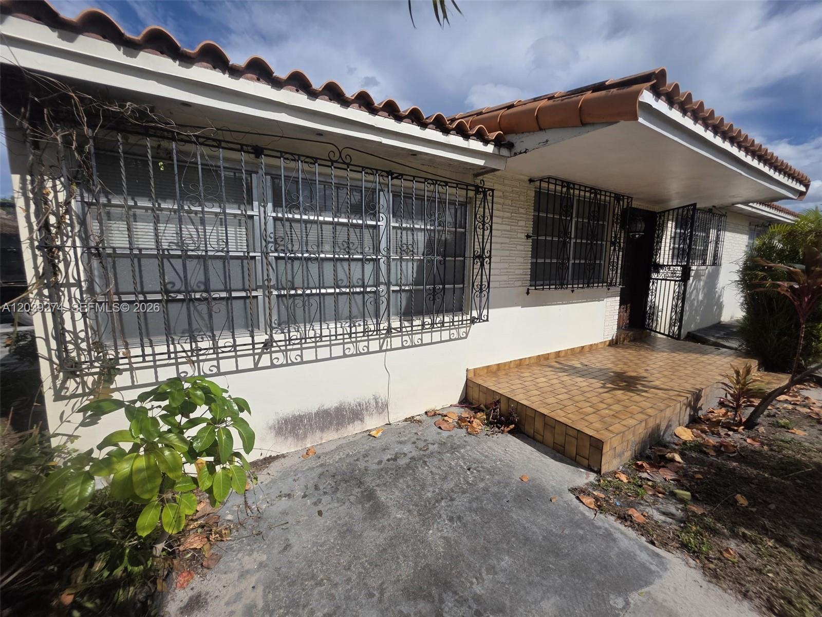 405 SE 4th Ave, Hialeah FL 33010