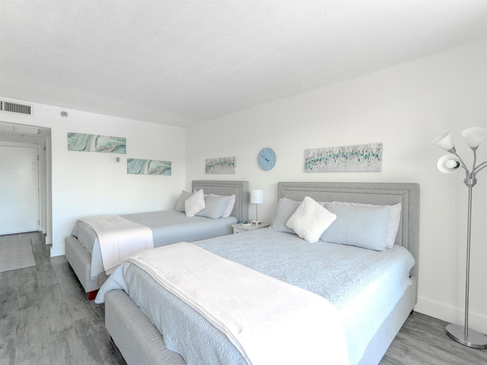 19201 Collins Avenue # 1038, Sunny Isles Beach FL 33160 photo 2
