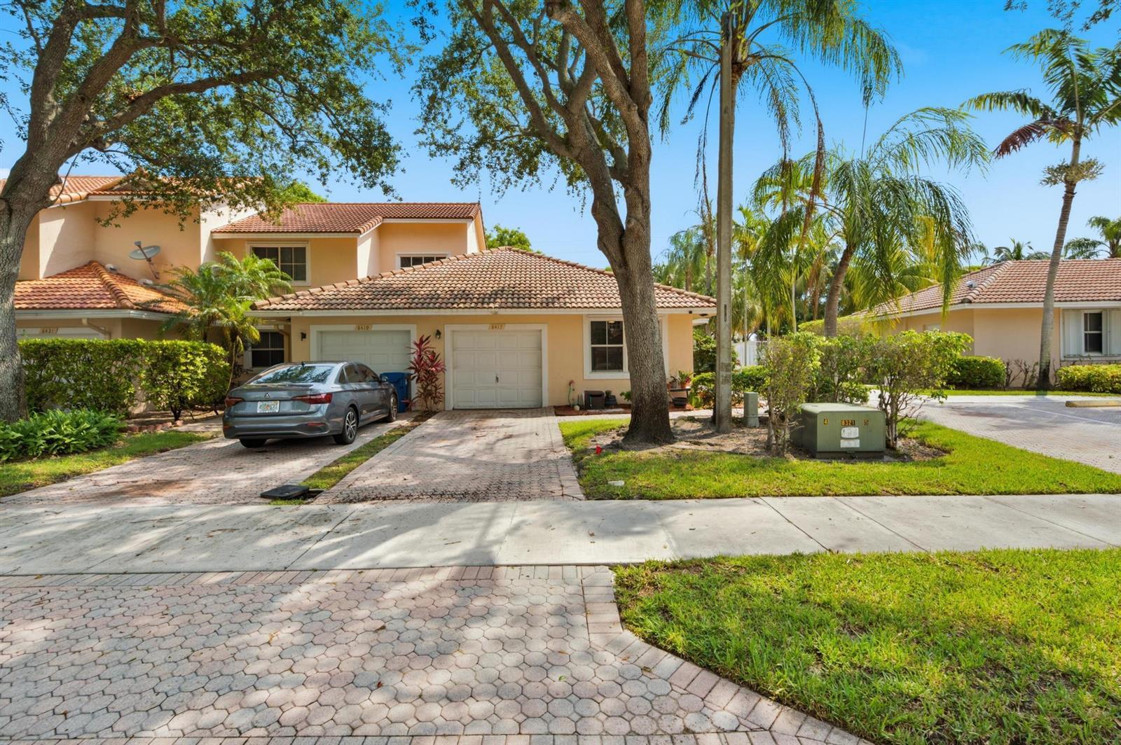 8417 NW 40th Court, Sunrise FL 33351 photo 2