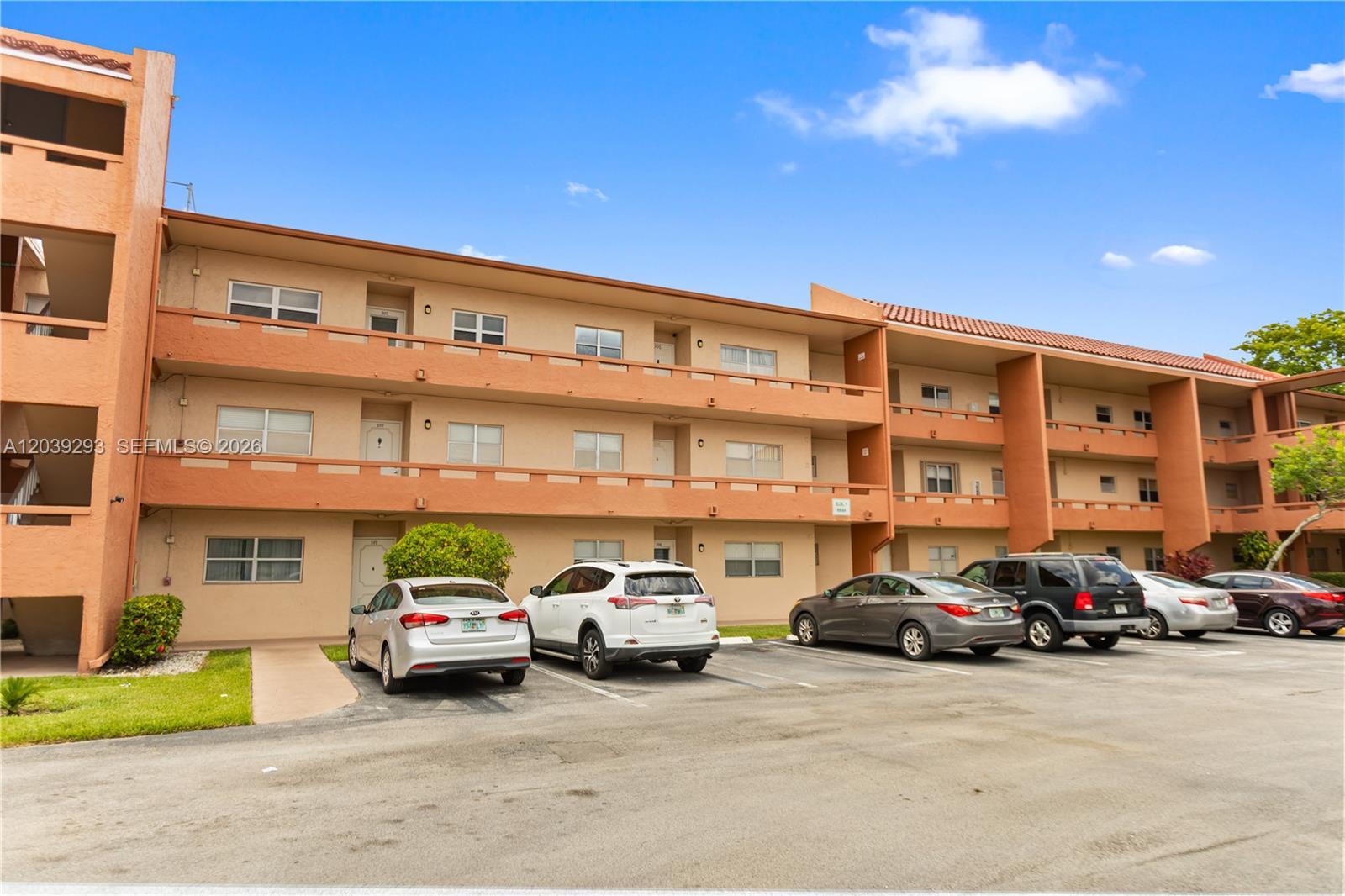 8846 W Mcnab Rd # 206, Tamarac FL 33321