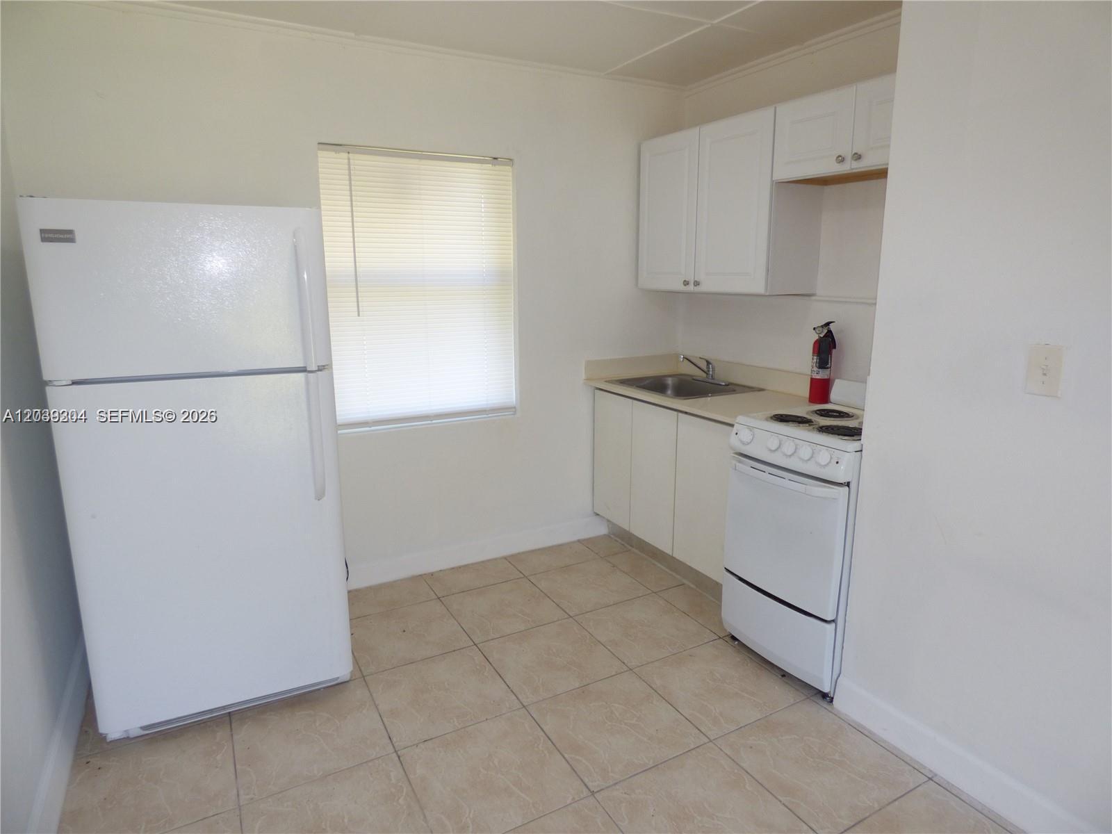 411 Columbus Pkwy # 1, Hollywood FL 33021 photo 3