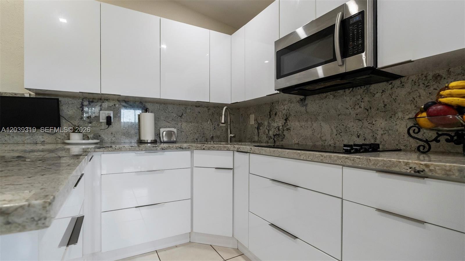 7548 NW 173rd Ter, Hialeah FL 33015 photo 4