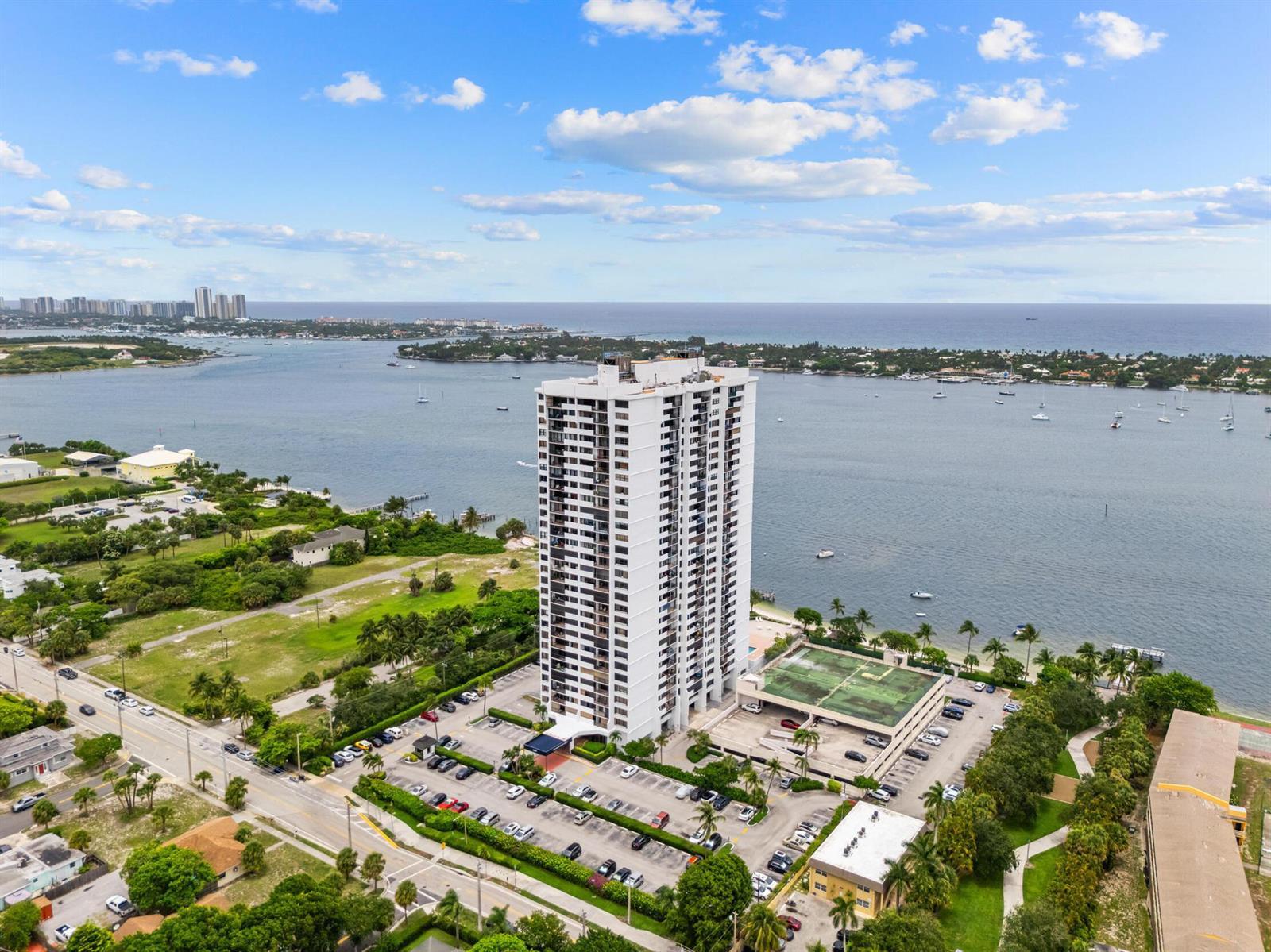 5600 N Flagler Drive # 402, West Palm Beach FL 33407