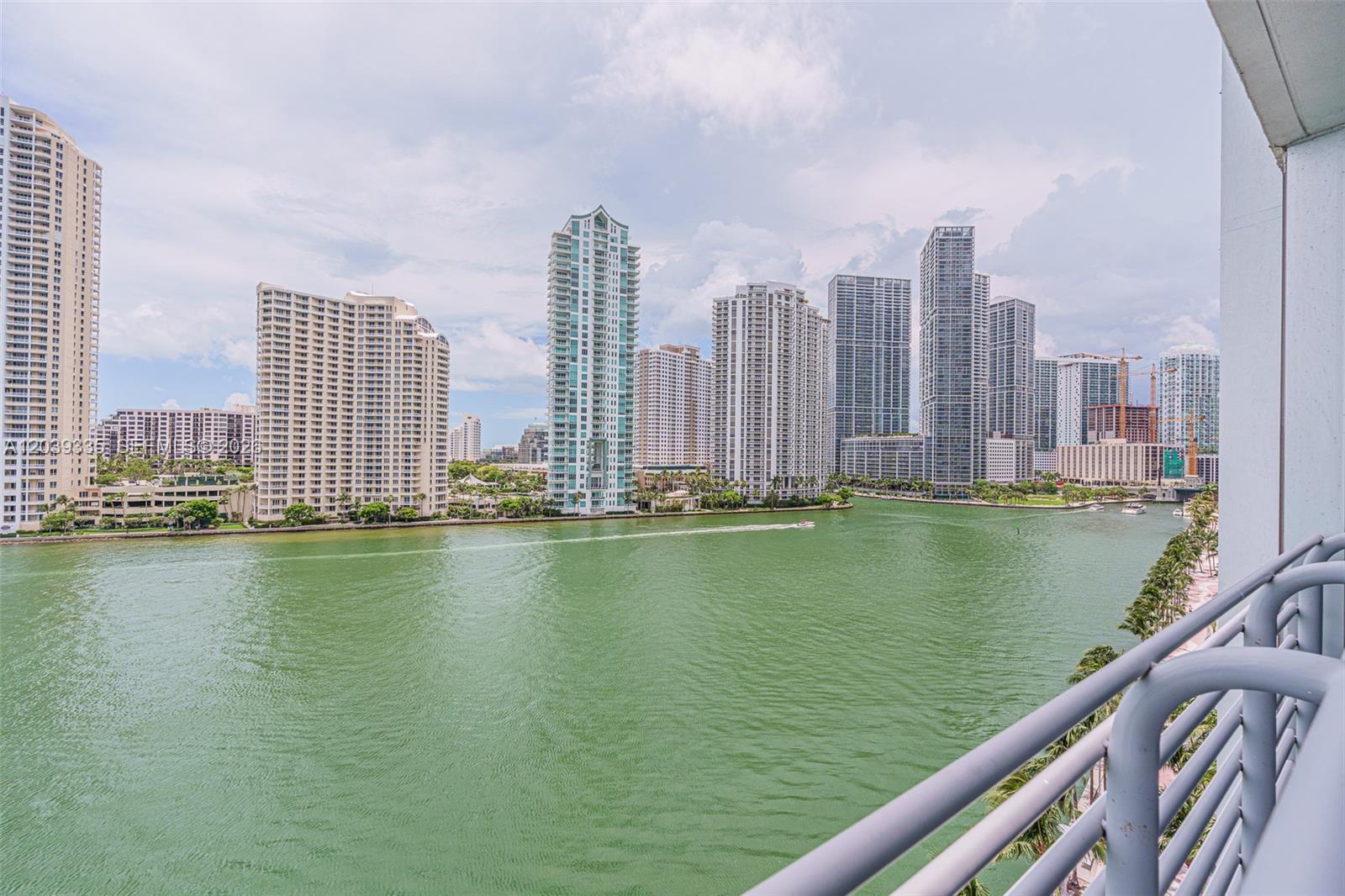 335 S Biscayne Blvd # 1009, Miami FL 33131 photo 3
