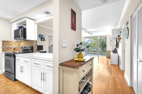 11111 Biscayne Blvd # 2F, Miami FL 33181