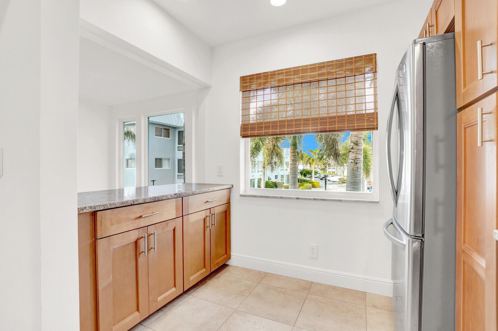 32 Colonial Club Drive # 203, Boynton Beach FL 33435 photo 5