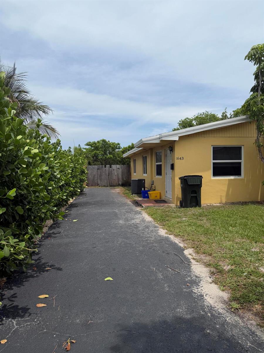 1643 NE 3rd Avenue, Delray Beach FL 33444