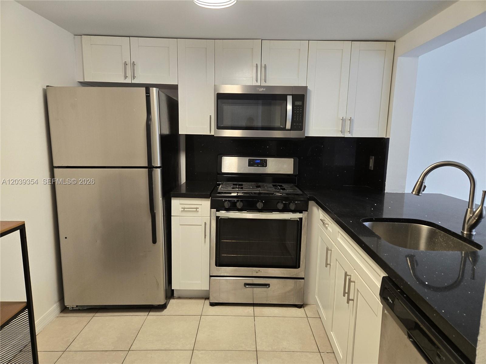 17901 NW 68 AV # 201, Miami Lakes FL 33015 photo 3