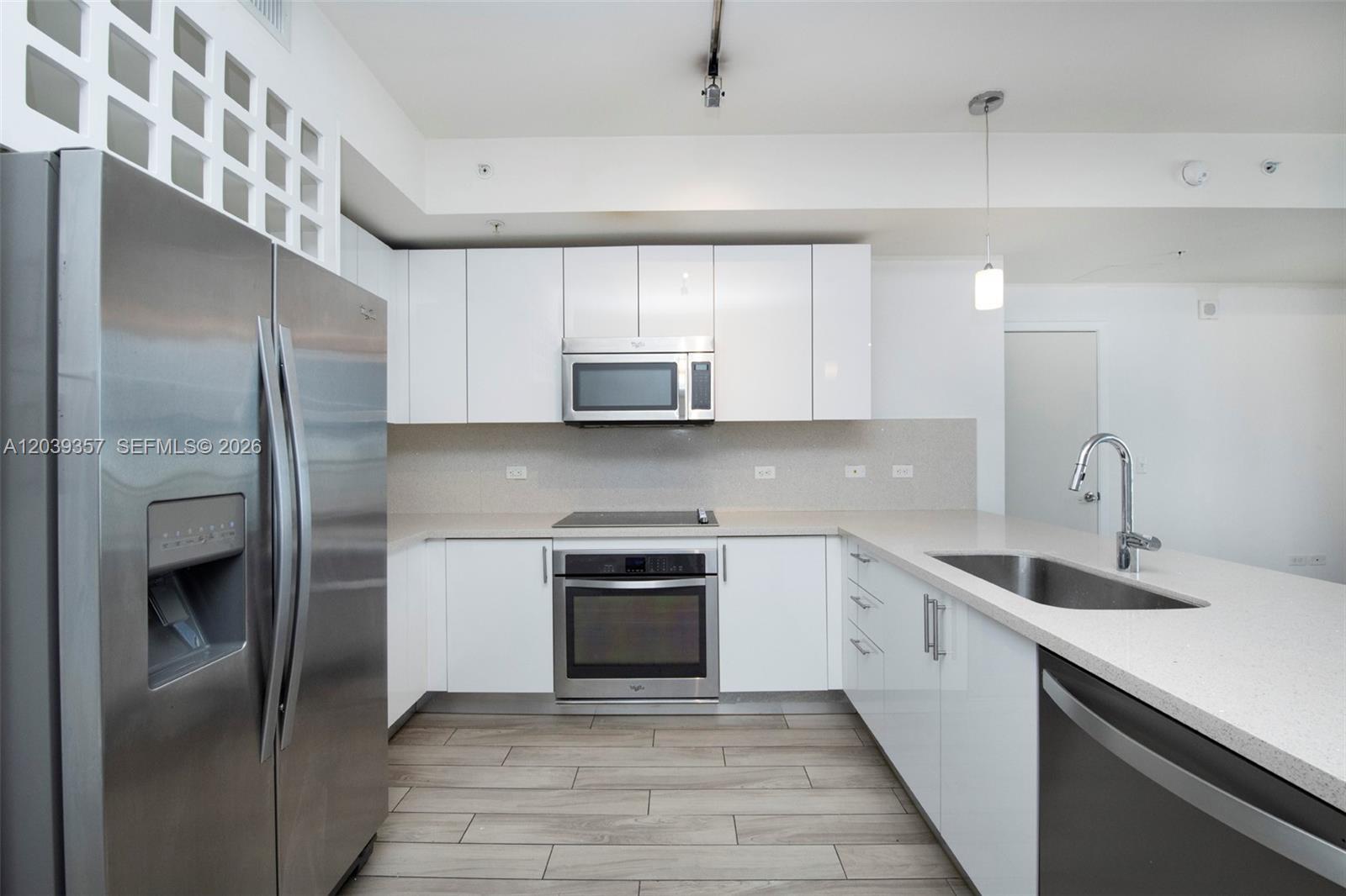 999 SW 1st Ave # 2402, Miami FL 33130 photo 3