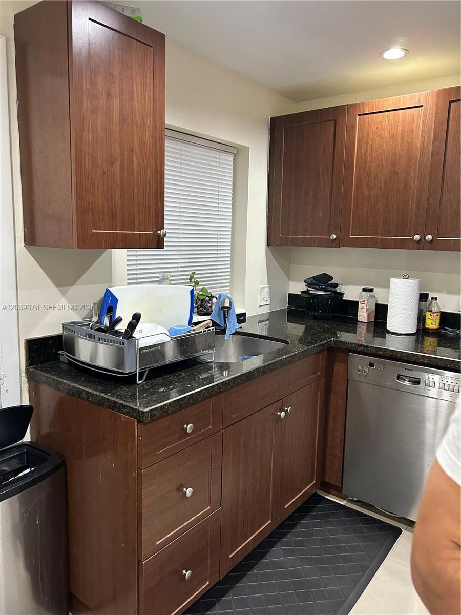 North Miami, FL 33181 photo 3