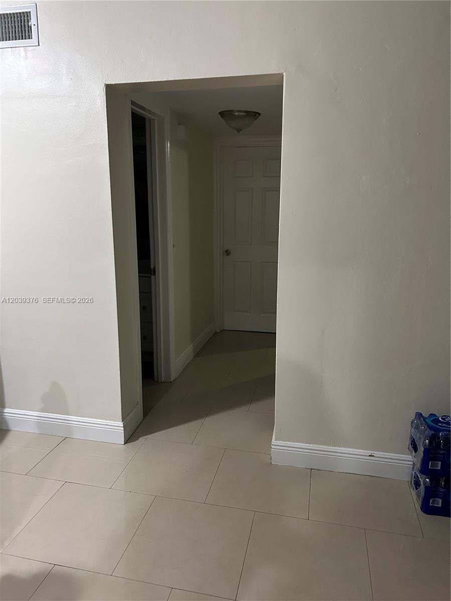 North Miami, FL 33181 photo 4
