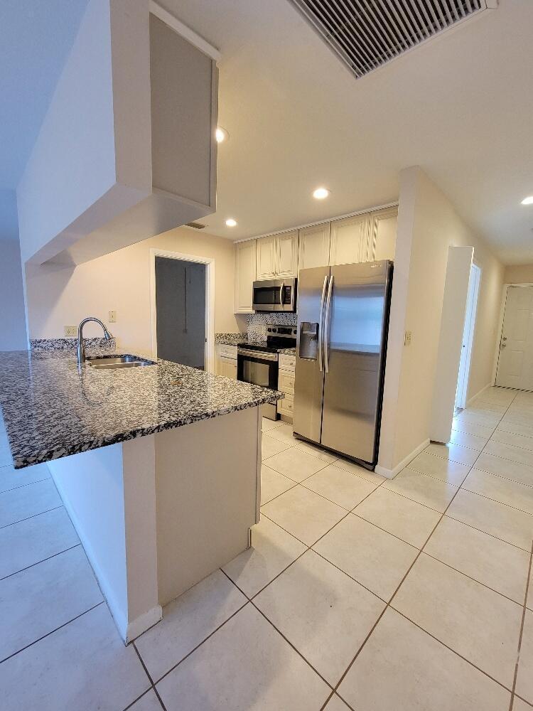 1087 Goldenrod Road, Wellington FL 33414 photo 2