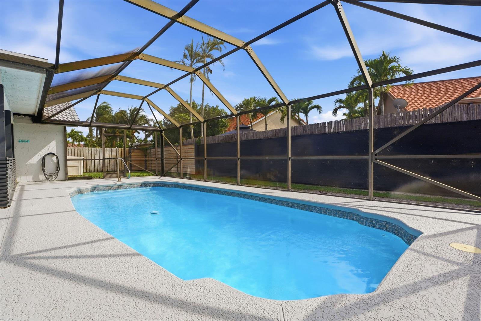 9284 Laurel Green Drive, Boynton Beach FL 33437 photo 2