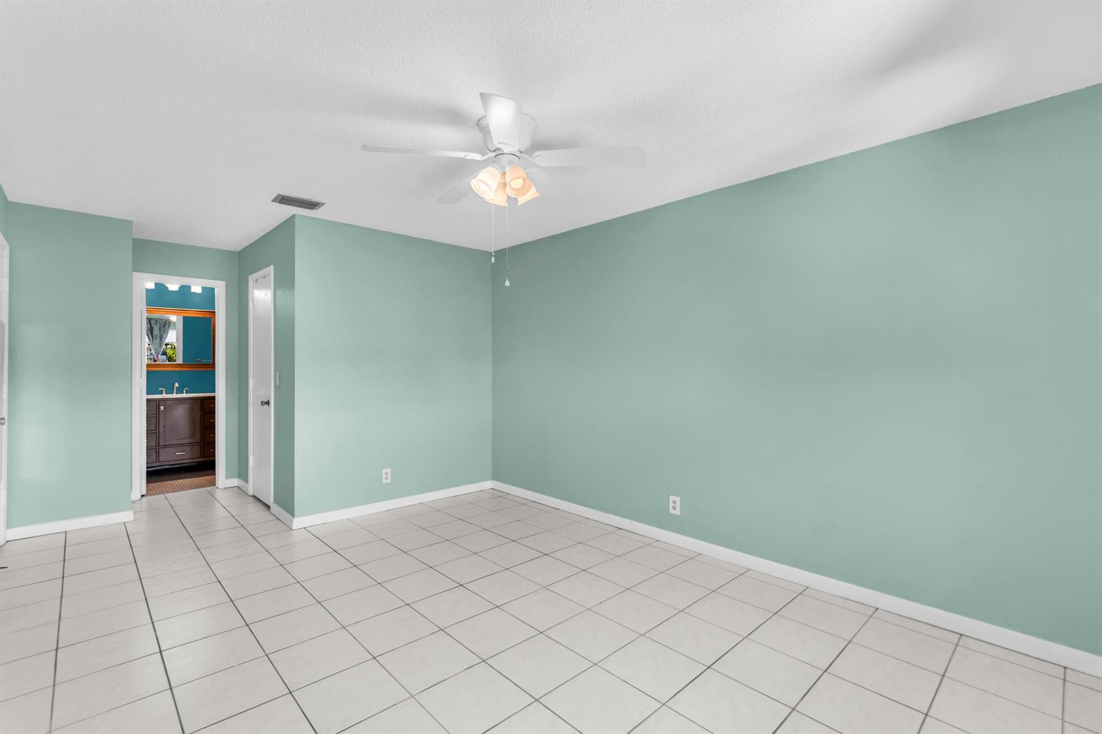 3360 NE Rossi Court NE, West Palm Beach FL 33417 photo 5