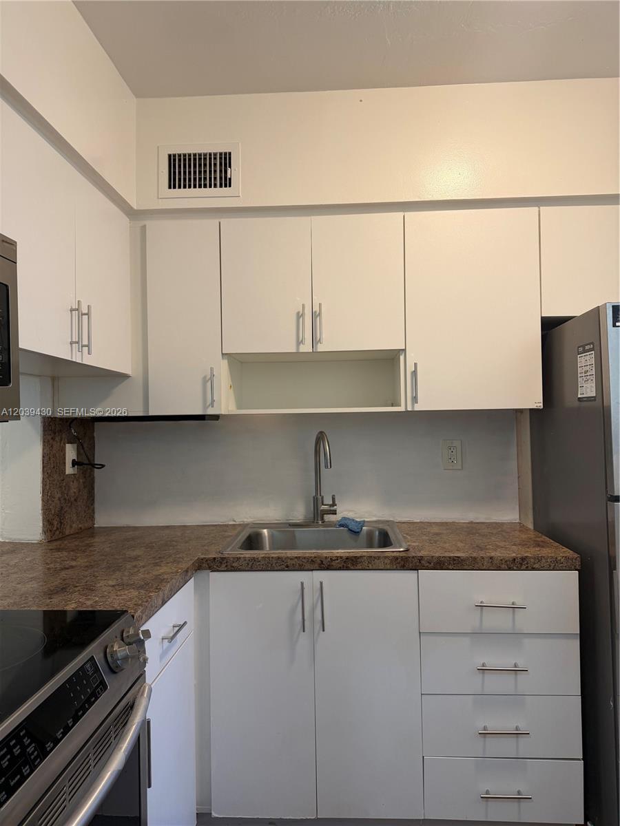 1667 NE Miami Gardens Dr # 145, Miami FL 33179 photo 3