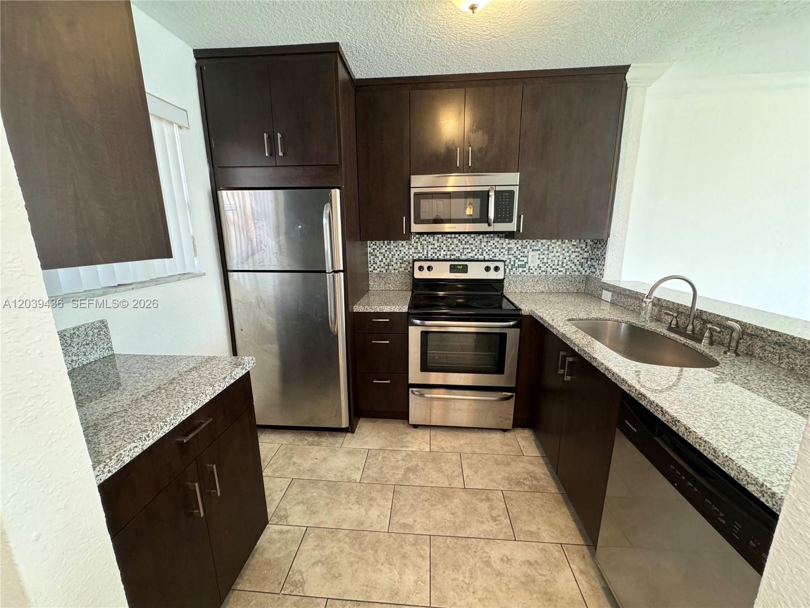 365 NE 125th St # 402, North Miami FL 33161 photo 2