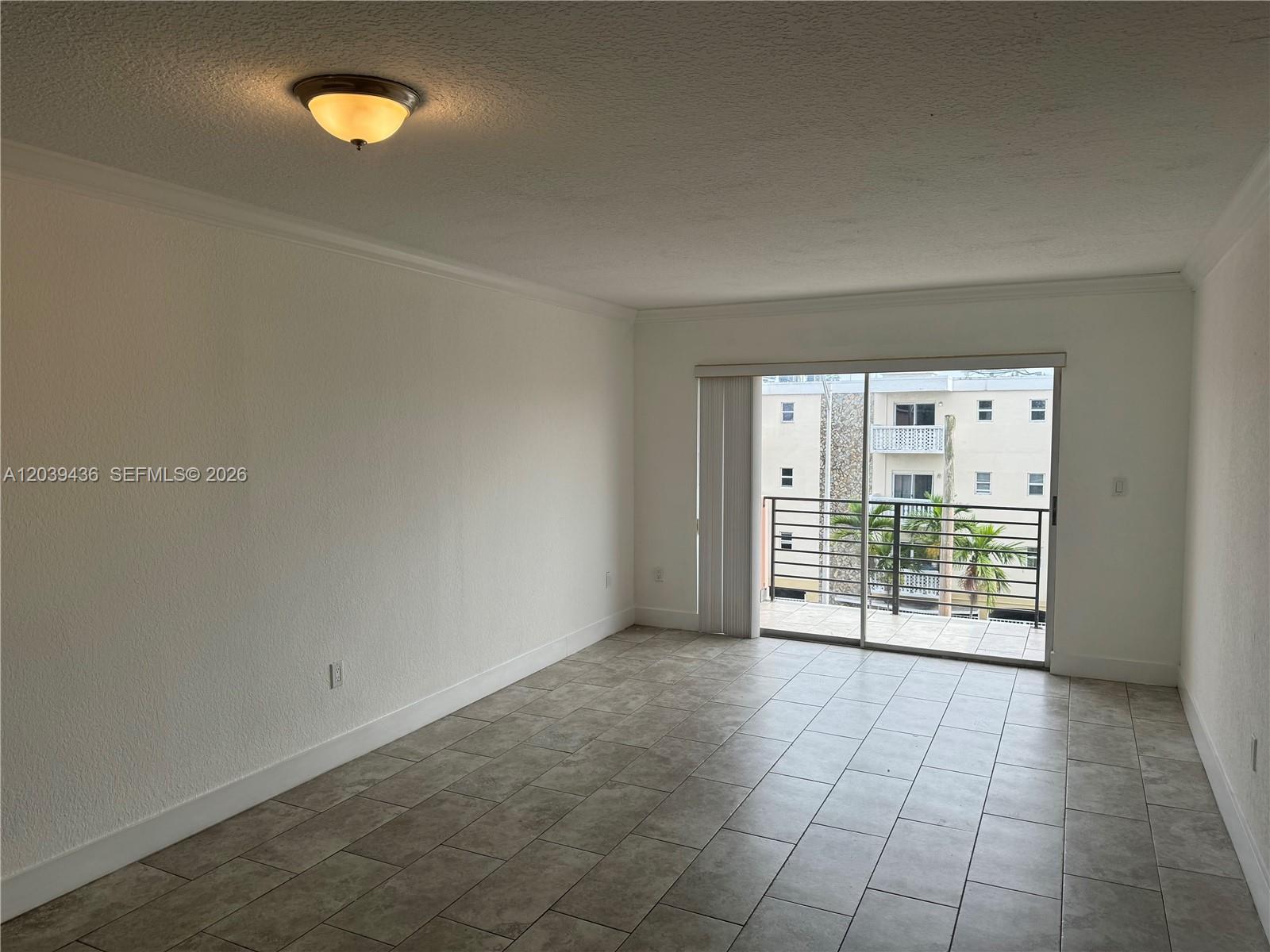 365 NE 125th St # 402, North Miami FL 33161 photo 3