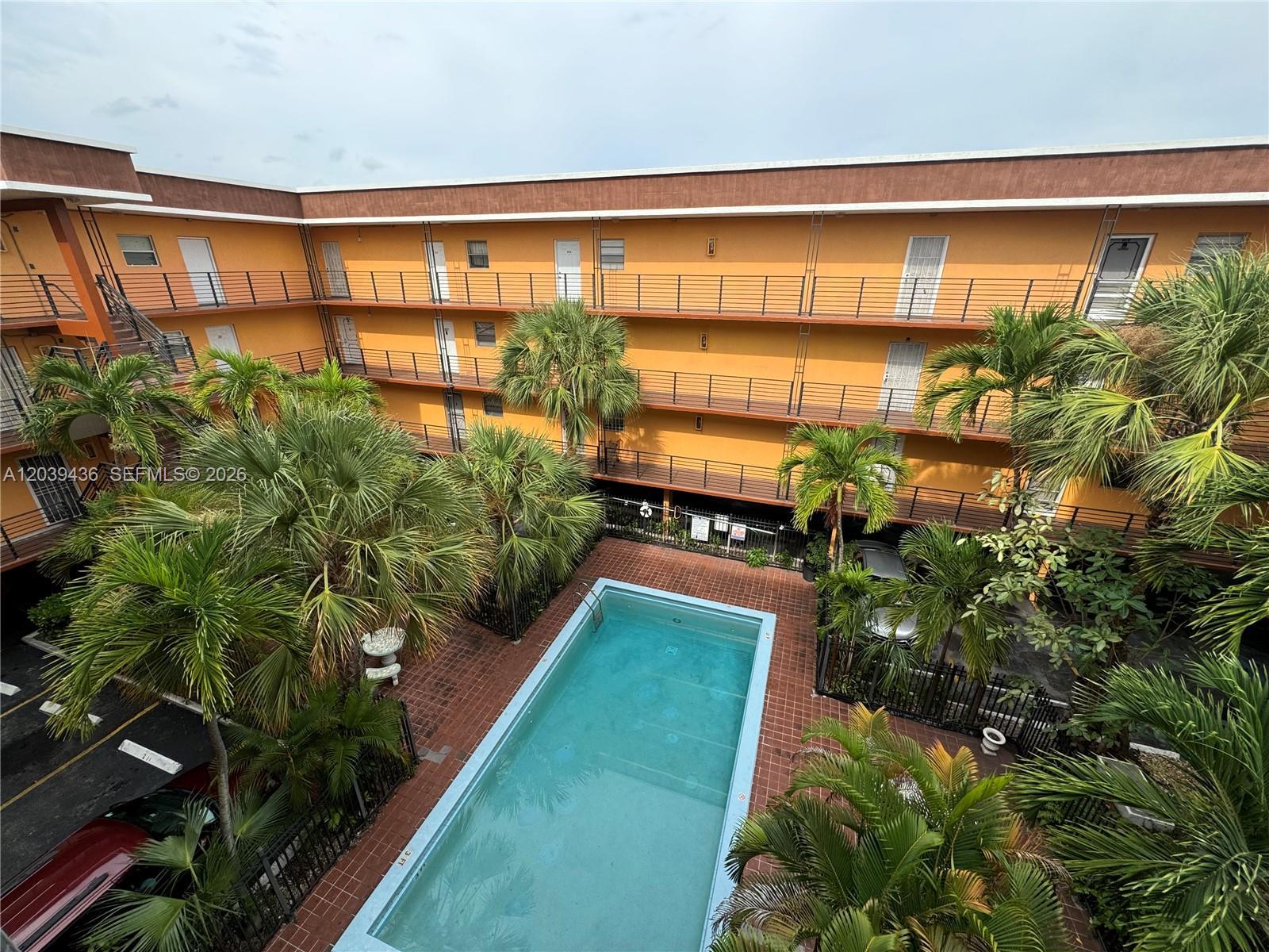 365 NE 125th St # 402, North Miami FL 33161